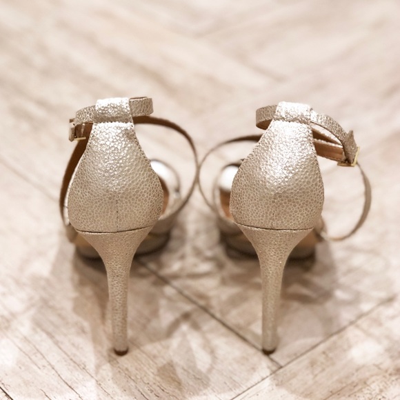 Perfect champagne colored platform heels. - Picture 3 of 4